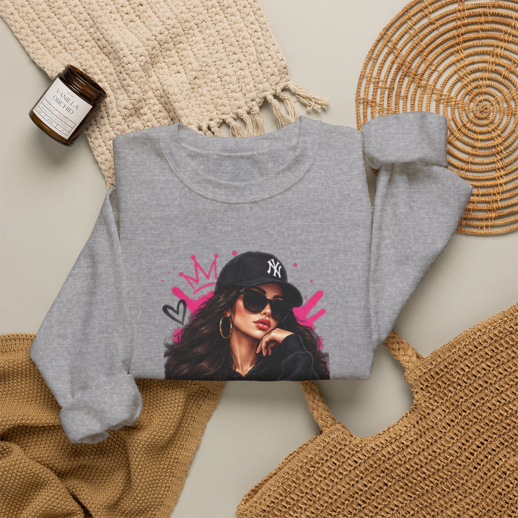 Queen Graphic Sweatshirt – Street Style Femme Crown Design